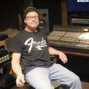 Meet your Posher, Lawrence